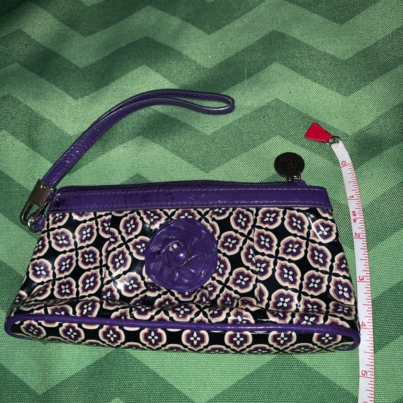 Vera Bradley Wristlet - Picture 3 of 7